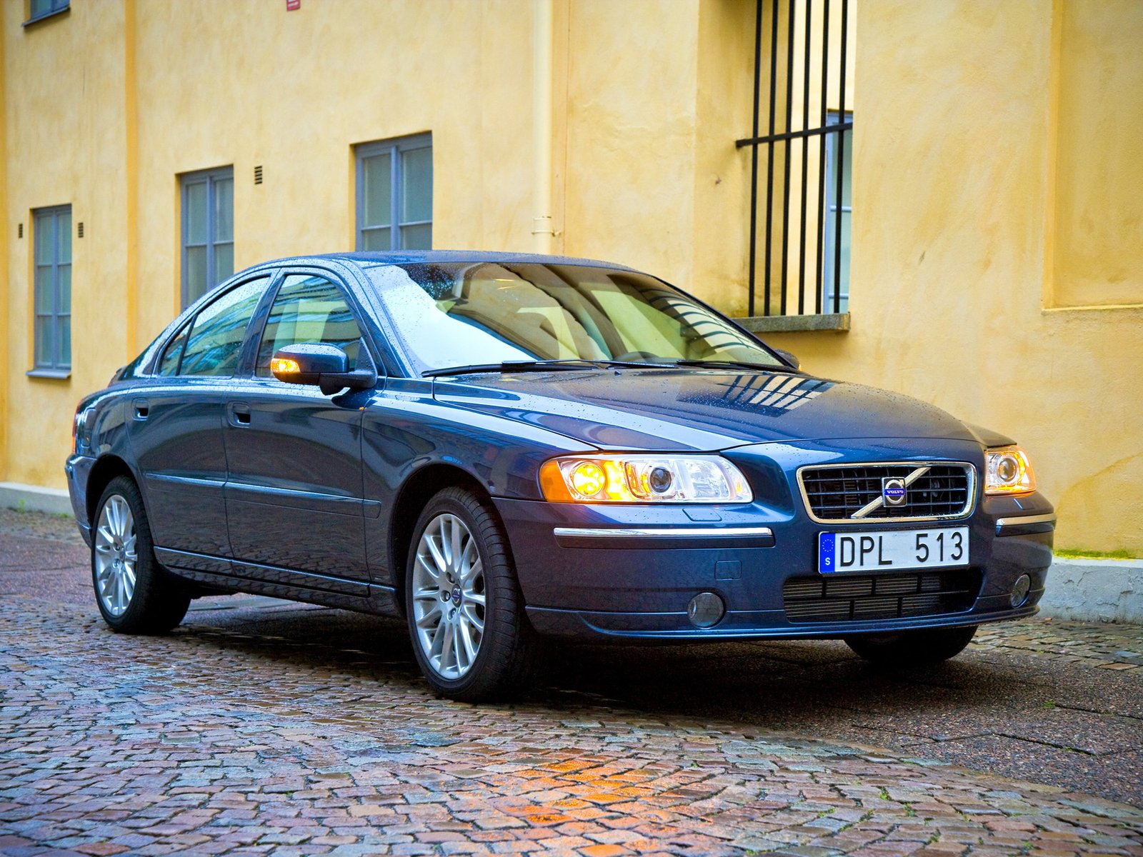 Стоит ли брать подержанный Volvo S60