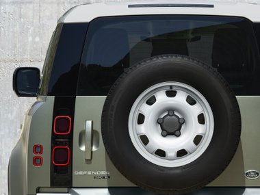 slide image for gallery: 24988 | Land Rover Defender