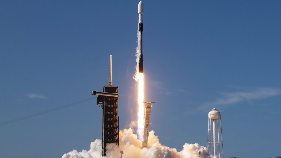 Момент запуска ракеты Falcon 9 со спутником MTG-S1 Момент запуска ракеты Falcon 9 со спутником MTG-S1