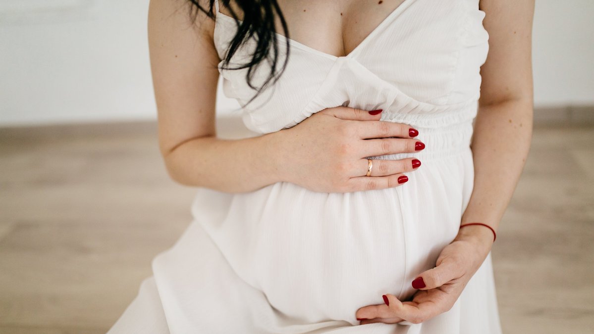 Грудь при беременности: как меняется и почему может болеть