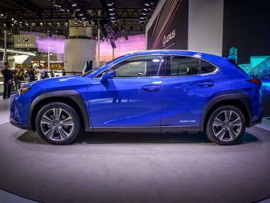 slide image for gallery: 25349 | Lexus