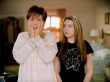Джейми Ли Кертис и Линдси Лохан в фильме «Чумовая пятница» (2003) Джейми Ли Кертис и Линдси Лохан в фильме «Чумовая пятница» (2003)