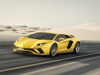 slide image for gallery: 23325 | Lamborghini Aventador S