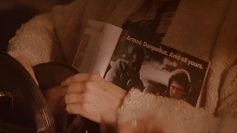Отсылка к фильму «Смертельное оружие 2» в фильме «Крепкий орешек 2»