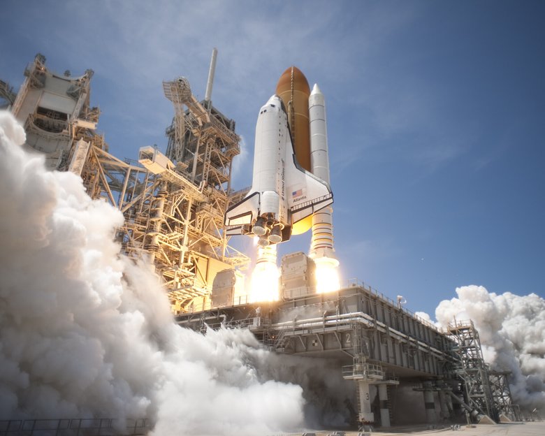 Space Shuttle Atlantis / Авторство: NASA/Tony Gray and Tom Farrar.