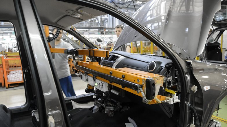 slide image for gallery: 15590 | Сборка Datsun on-DO на заводе АвтоВАЗ