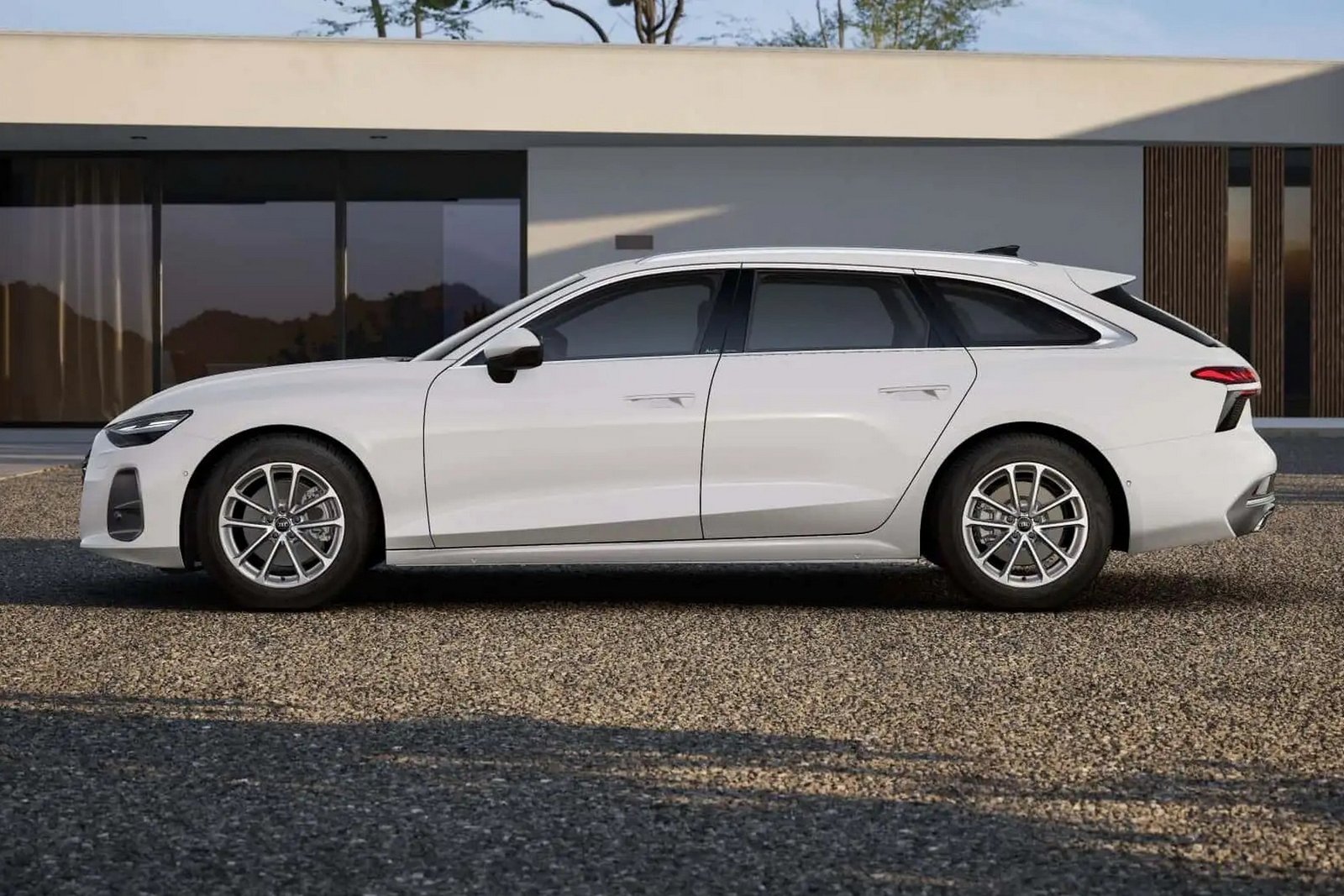 Посмотрите, как выглядит новый Audi A6 Avant в базовой комплектации Посмотрите, как выглядит новый Audi A6 Avant в базовой комплектации