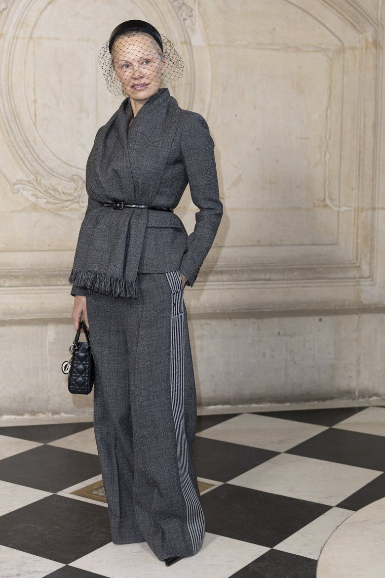 Памела Андерсон на показе Dior Haute Couture весна-лето 2025 Памела Андерсон на показе Dior Haute Couture весна-лето 2025