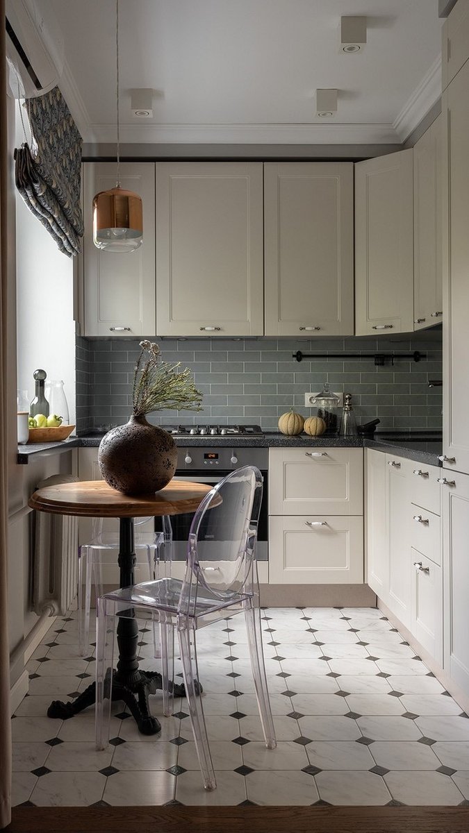 Не больше семи метров: 6 стильных и функциональных маленьких кухонь от дизайнеров