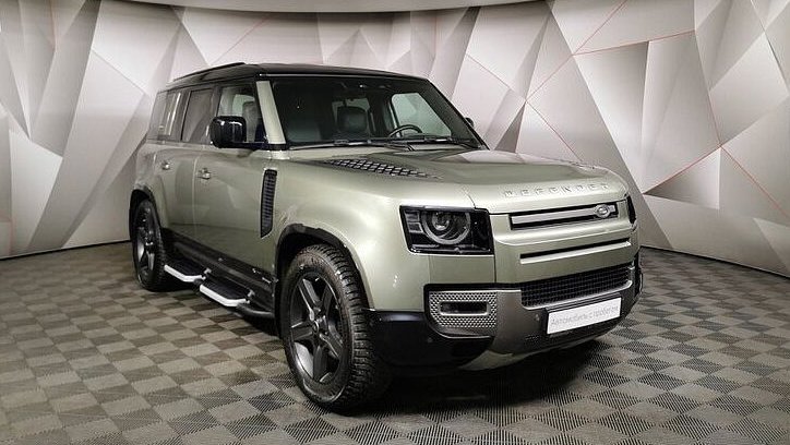 Внедорожник фирмы Land Rover модели Defender Внедорожник фирмы Land Rover модели Defender
