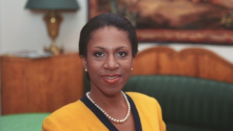 Елена Ханга. Елена Ханга.