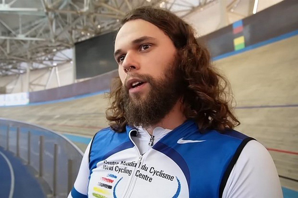 Велогонщик-рекордсмен из России объяснил смену спортивного гражданства