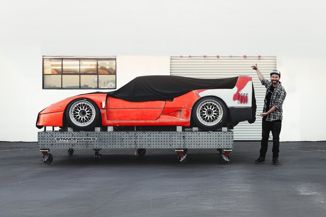 Блогер решил построить Ferrari F40