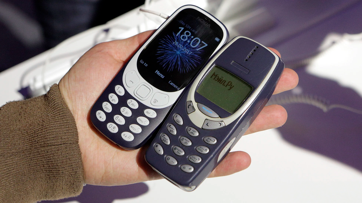 Змейка» и мемы. Как неубиваемый Nokia 3310 превратился в легенду - Hi-Tech  Mail.ru