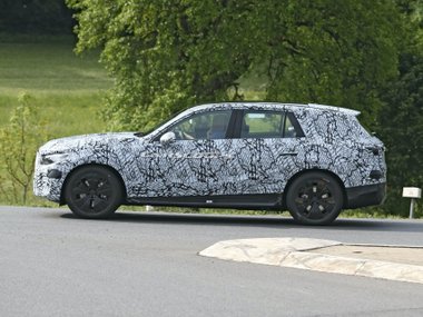 slide image for gallery: 26056 | Mercedes-Benz GLC 2022