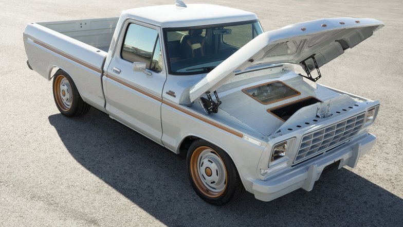 All-electric Ford F-100 Eluminator concept truck_05.jpeg