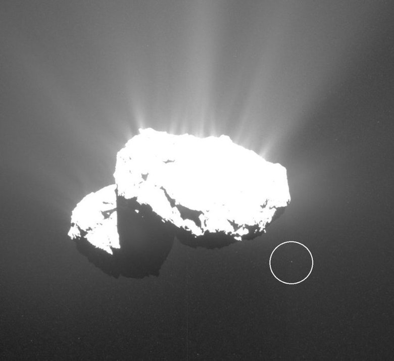 Комета Чурюмова — Герасименко с ее крохотным спутником. Фото: ESA/Rosetta/MPS/OSIRIS/UPD/LAM/IAA/SSO/INTA/UPM/DASP/IDA/J. Roger (CC BY-SA 4.0)