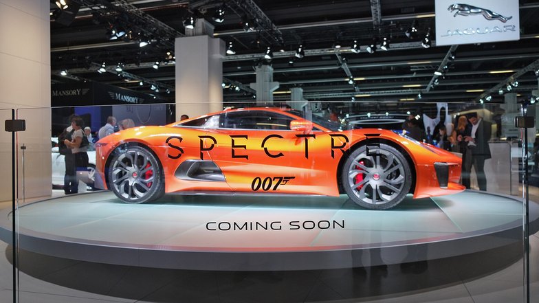 slide image for gallery: 17961 | Bond cars: Jaguar C-X75, Range Rover Sport SVR, Land Rover Defender