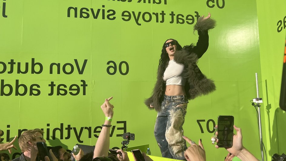 Charli xcx, brat summer, тренд brat что такое Charli xcx, brat summer, тренд brat что такое