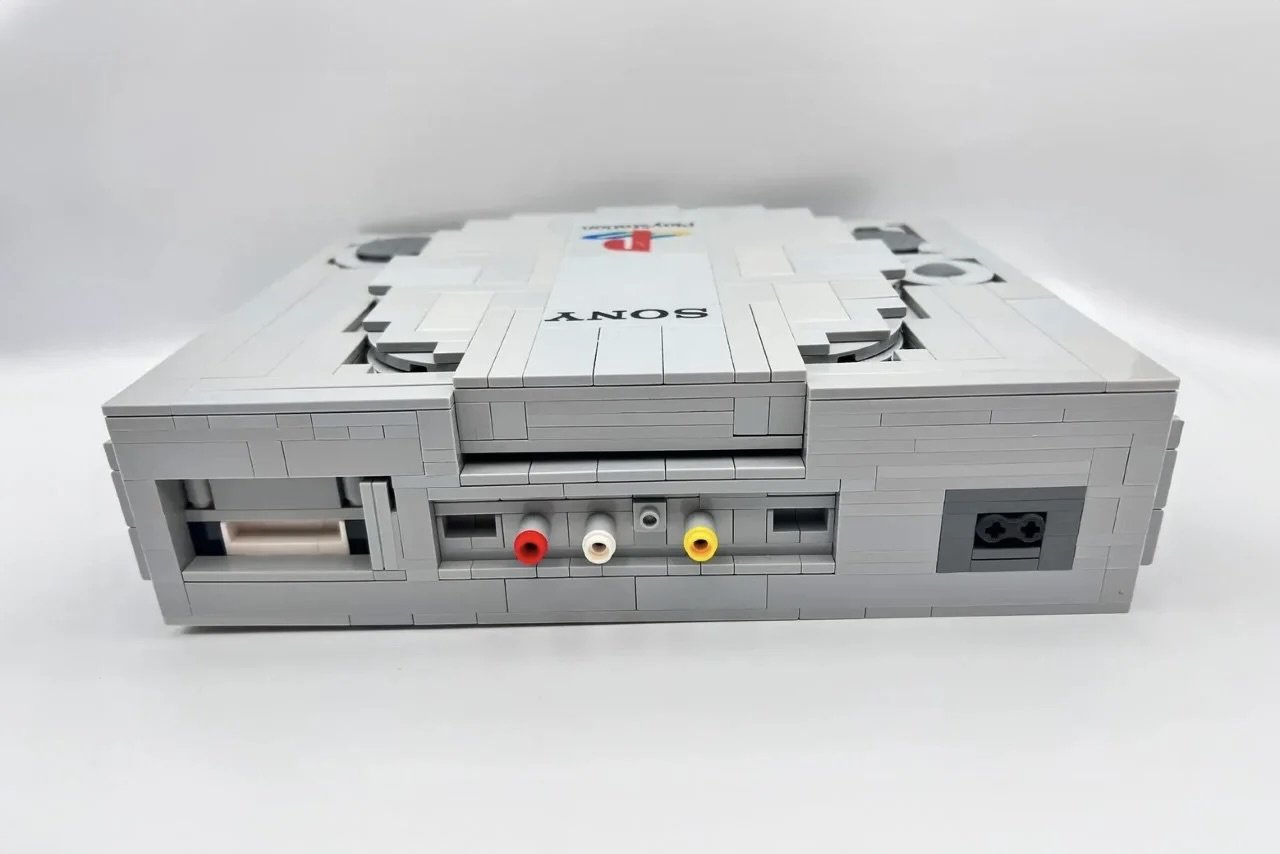 PlayStation LEGO Hi Tech Mail