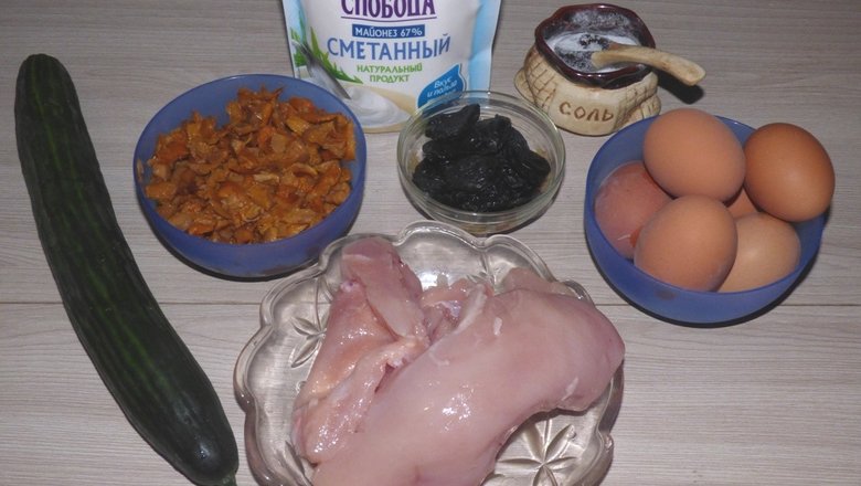Салат «Берёзка» с курицей и грибами