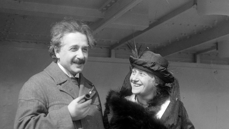 Эйнштейн с женой Эльзой