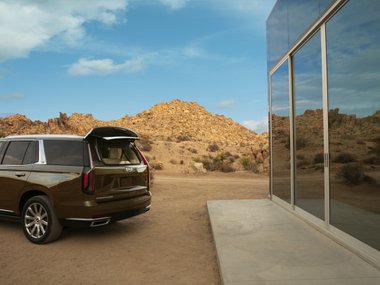 slide image for gallery: 25962 | Cadillac Escalade