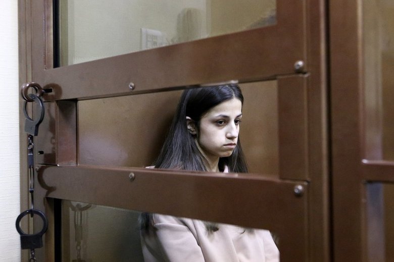 Ангелина Хачатурян во время избрания меры пресечения в Останкинском суде
