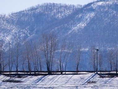 Несмотря на живописные пейзажи, экологическая обстановка в городе оставляет желать лучшего: из-за промышленных предприятий и большого количества автомобилей в воздухе, которым дышат городские жители, много вредных для здоровья веществ. Несмотря на живописные пейзажи, экологическая обстановка в городе оставляет желать лучшего: из-за промышленных предприятий и большого количества автомобилей в воздухе, которым дышат городские жители, много вредных для здоровья веществ.