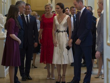 Slide image for gallery: 7332 | Герцог и герцогиня Кембриджские, президент Польши и первая леди на приеме в Варшаве