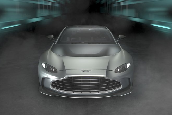 aston_martin_v12_vantage_16.jpeg