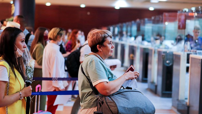 Estados Unidos comenzó a exigir un certificado de vacunación a los extranjeros que ingresan al país. 2 Estados Unidos comenzó a exigir un certificado de vacunación a los extranjeros que ingresan al país.