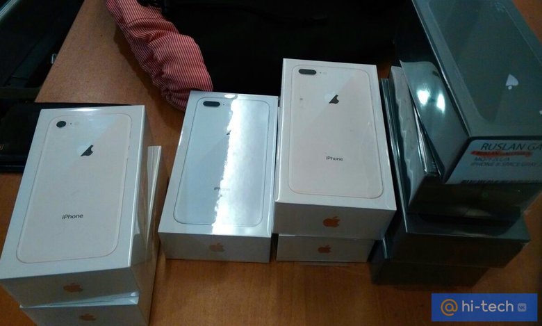 Часть задержанных iPhone 8, фото предоставлено Шереметьевской таможней