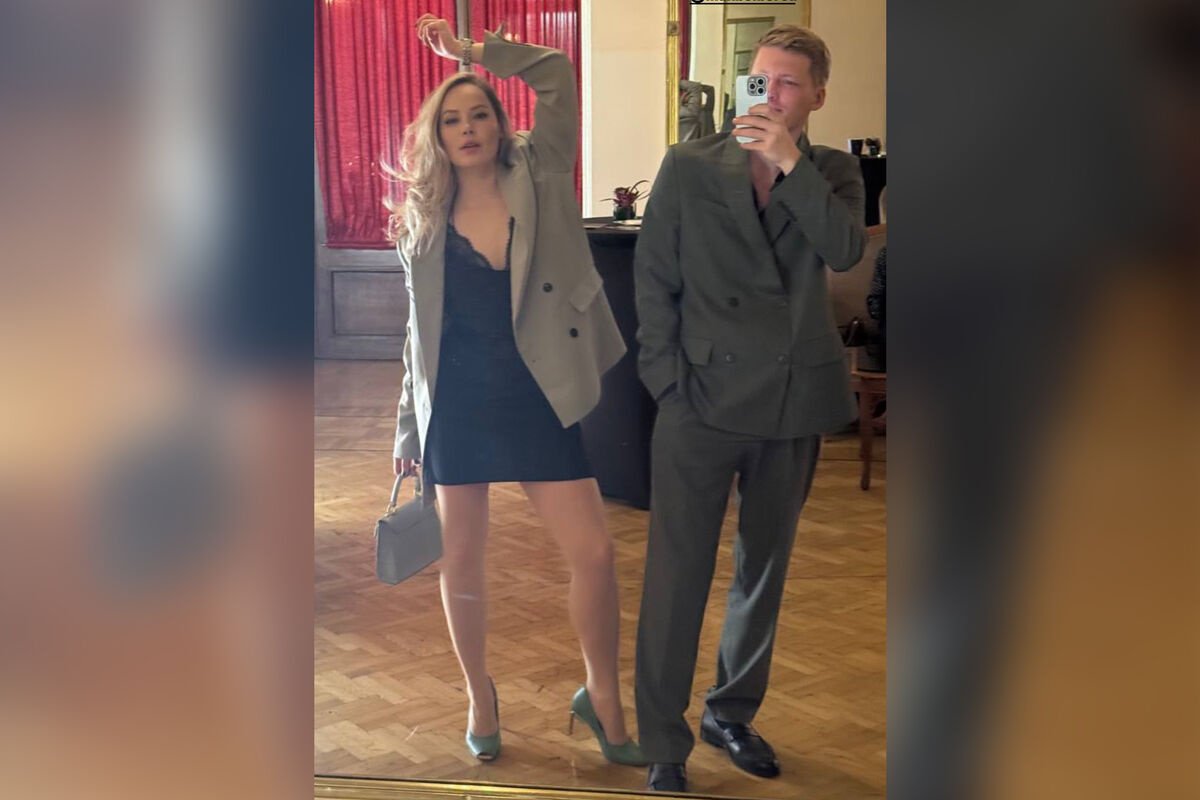 Звезда «Реальных пацанов» вышла в свет в мини-платье через девять месяцев после родов Звезда «Реальных пацанов» вышла в свет в мини-платье через девять месяцев после родов