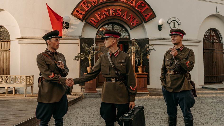 Владислав Миллер на съемках фильма «В списках не значился»