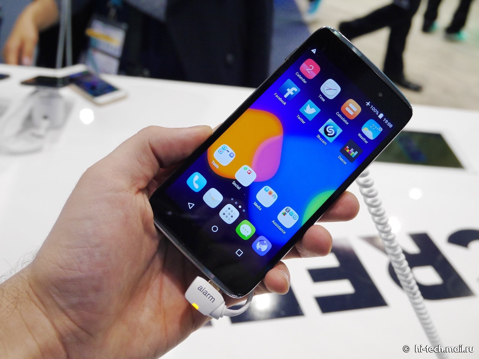 Alcatel на MWC 2015: 5,5-дюймовый фаблет со стереодинамиками - Hi-Tech  Mail.ru