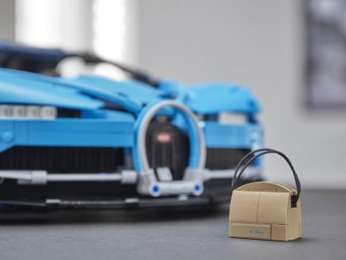 slide image for gallery: 23646 | Bugatti Chiron в масштабе 1:8