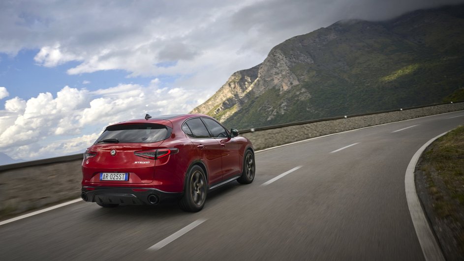 Alfa Romeo Stelvio Intensa (949) '2025