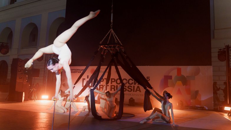 Ярмарка современного искусства «Арт Россия» Ярмарка современного искусства «Арт Россия»