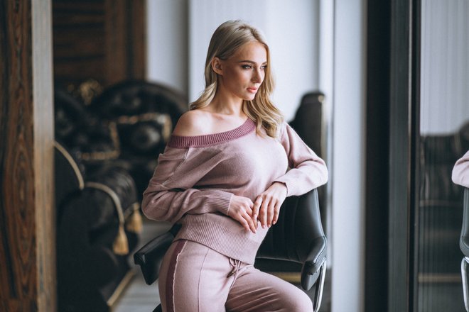 Женщина, девушка