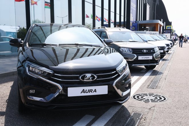 оссия. Санкт-Петербург. Автомобиль Lada Vesta Aura во время XXVI Петербургского международного экономического форума на территории конгрессно-выставочного центра "Экспофорум"