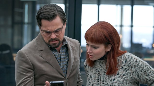 Кадр из фильма «Не смотрите наверх» Кадр из фильма «Не смотрите наверх»