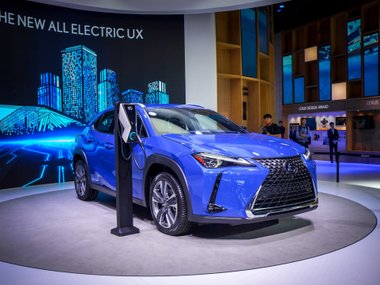 slide image for gallery: 25349 | Lexus