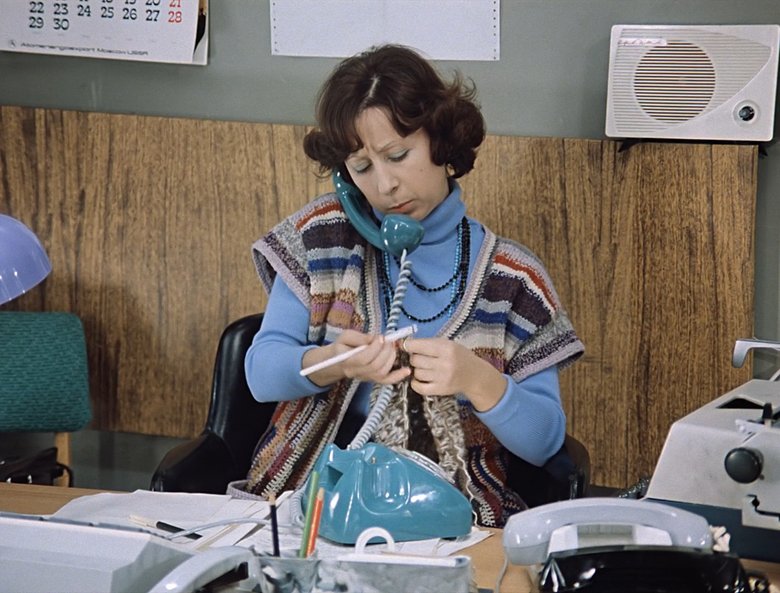 Верочка в исполнении Ахеджаковой стала всенародной любимицей. «Служебный роман», 1977 год