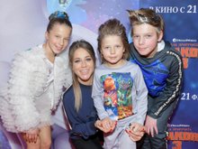 Юлия Барановская с детьми