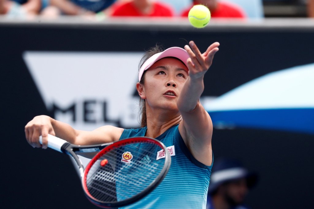 WTA обеспокоена судьбой Пэн Шуай. Известная теннисистка обвинила экс-премьера Китая в сексуальном насилии и исчезла