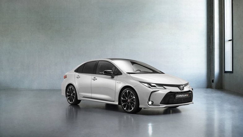 slide image for gallery: 26284 | Toyota Corolla GR Sport