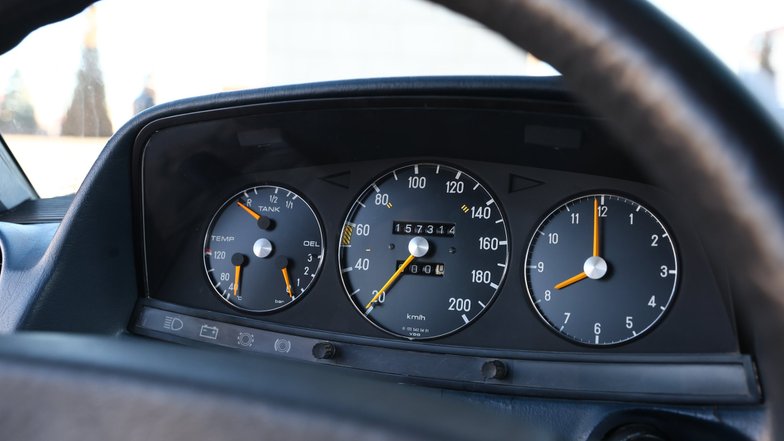 Mercedes-Benz W123: немецкий олдскул Mercedes-Benz W123: немецкий олдскул