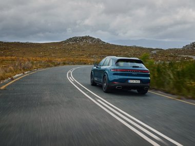 Обновленный Porsche Cayenne динамика
