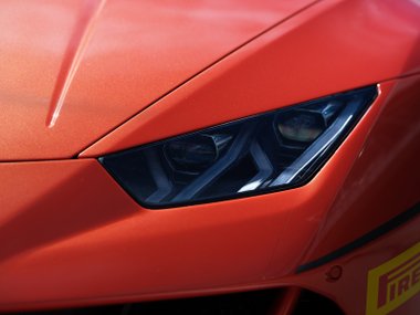 slide image for gallery: 24756 | Lamborghini Huracan Evo